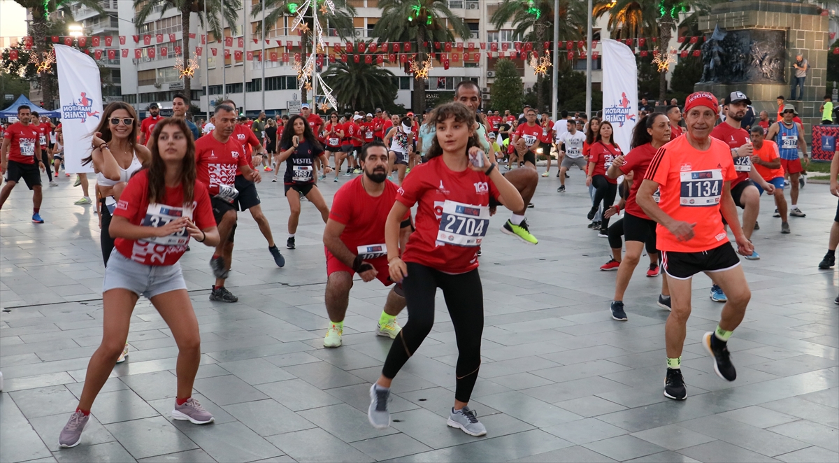 9 Eylül Uluslararası İzmir Yarı Maratonu başladı