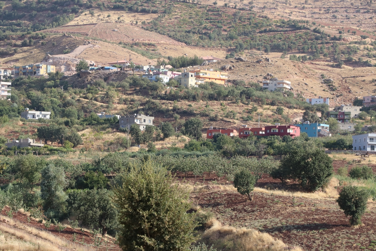 AFAD ekipleri, yer altından sesler geldiği iddia edilen köyde incelemede bulundu