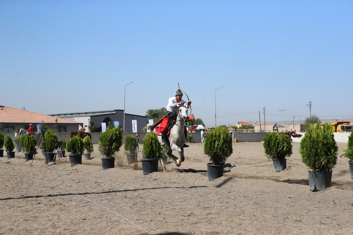 Atlı Okçuluk Türkiye Şampiyonası final yarışları, Kayseri'de başladı