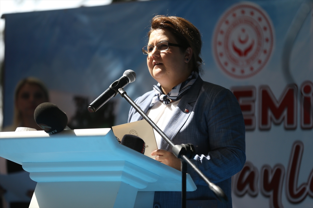 Bakan Yanık, Kahramanmaraş'ta “Ailemizin Çınarları Festivali”nde konuştu: