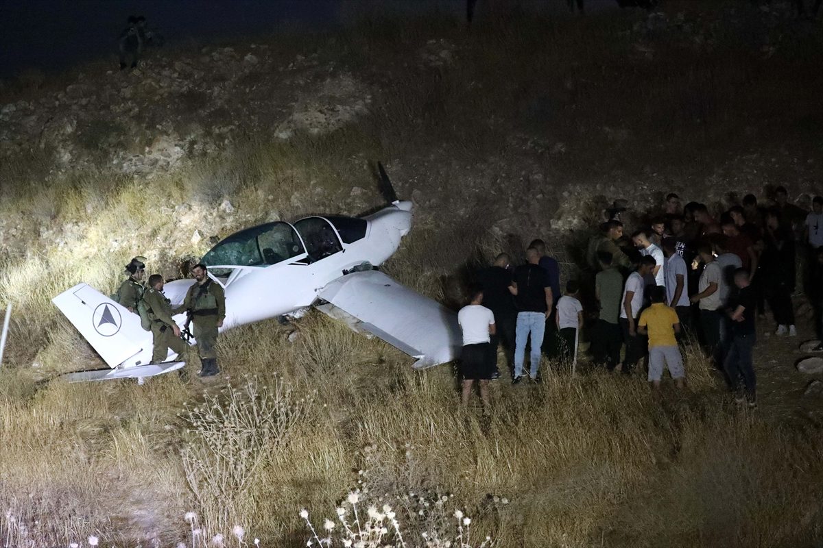İsrail'e ait küçük bir uçak Batı Şeria'da düştü