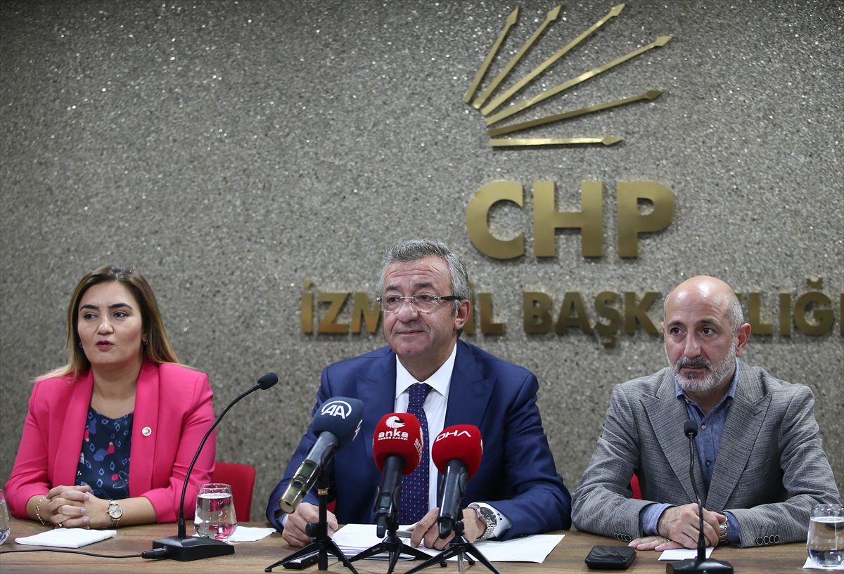 CHP Grup Başkanvekili Engin Altay, İzmir'de basın toplantısı düzenledi: