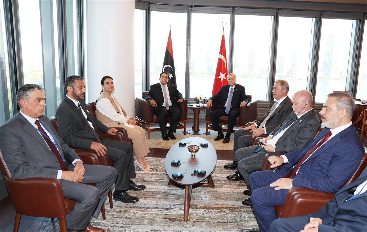 Cumhurbaşkanı Erdoğan, Libya Başkanlık Konseyi Başkanı Menfi'yi kabul etti