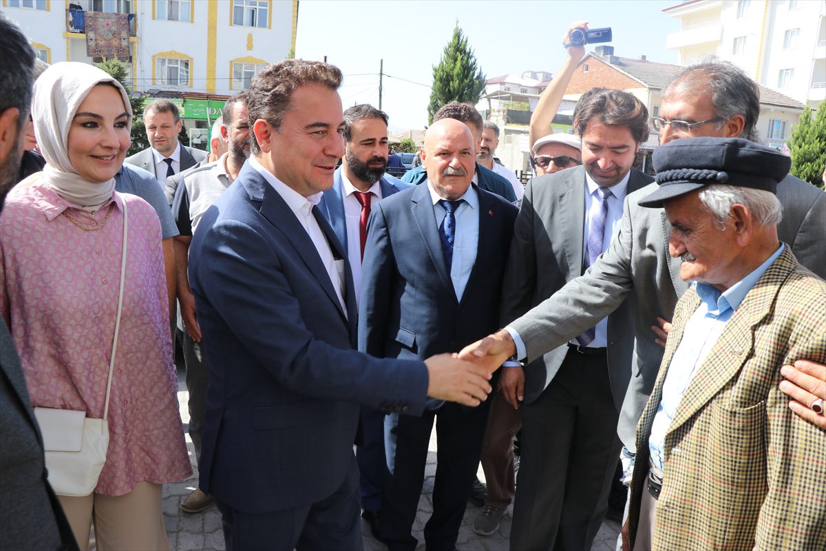 DEVA Partisi Genel Başkanı Babacan, Elazığ'da parti binasının açılışını yaptı