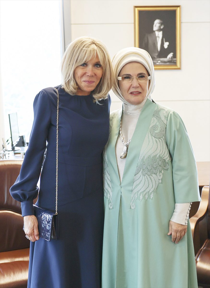 Emine Erdoğan, Fransa Cumhurbaşkanı Macron'un eşi Brigitte Macron ile görüştü