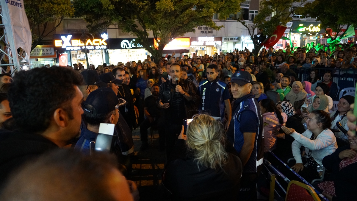 Haluk Levent, Sakarya Zaferi kutlamaları kapsamında Polatlı'da konser verdi