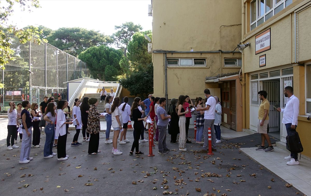 İzmir ve çevre illerde KPSS heyecanı başladı