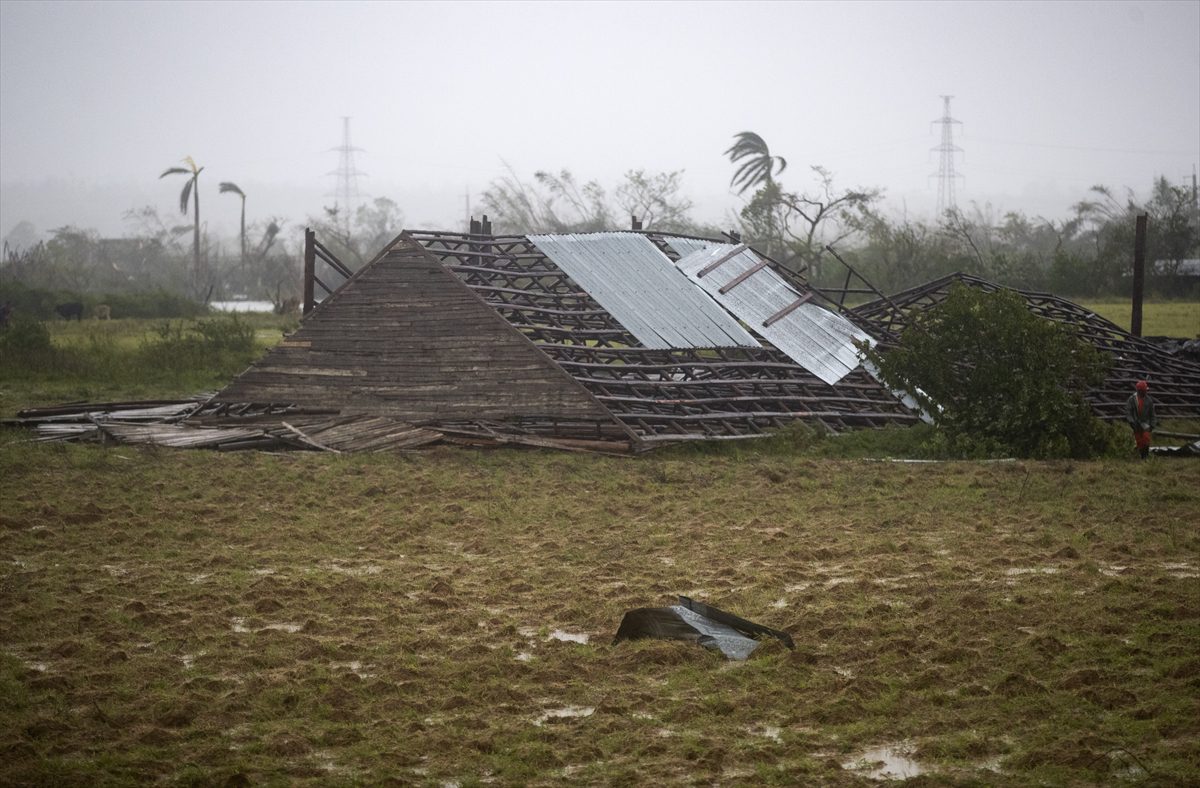 Kasırgaya dönüşen tropikal fırtına Ian, Küba ve Florida'ya ilerliyor