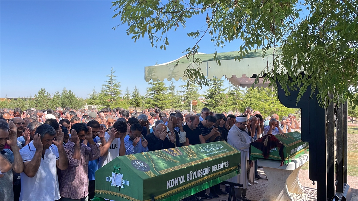 Konya'da silahlı kavgada hayatını kaybeden karı kocanın cenazesi defnedildi