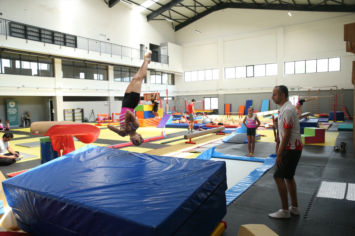 Sanayi tesisleri arasında kurulan “cimnastikçi fabrikası”nda yıldız sporcular yetiştiriliyor