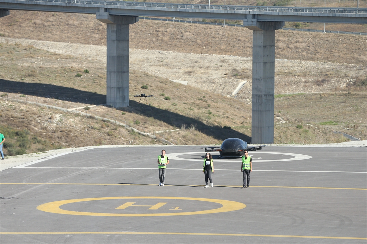 Sanayi ve Teknoloji Bakanı Varank, AirTaxi Dikey Hava Gösterisi'ni izledi: