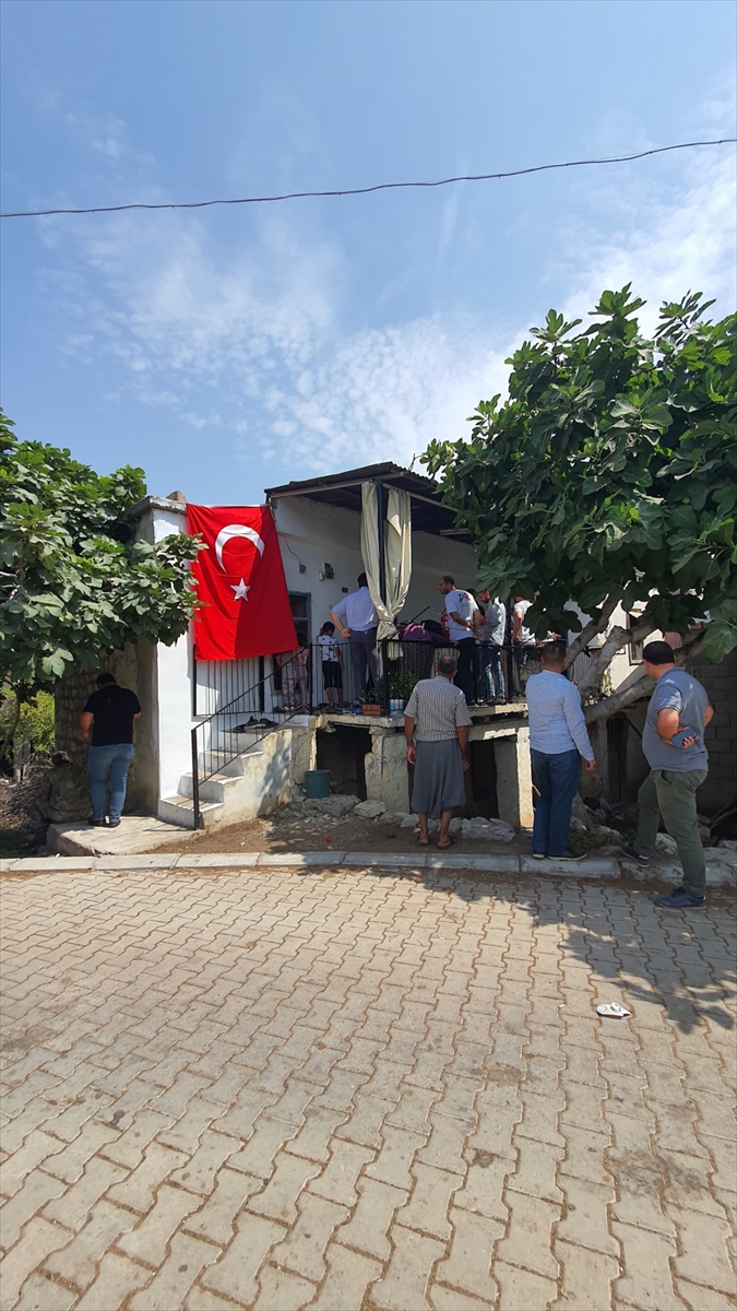 Şehit astsubay Meteöz'ün Mersin'deki ailesine şehadet haberi verildi