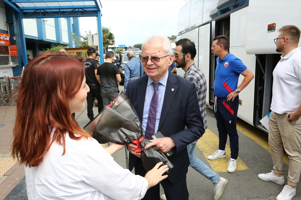 Trabzonspor'un rakibi Kızılyıldız, Trabzon'a geldi