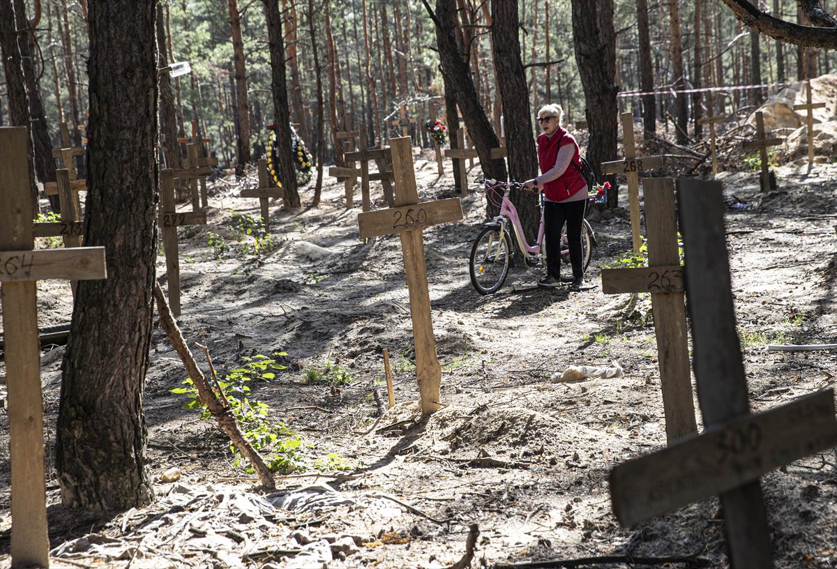Ukraynalı Lyudmila'nın eşinin mezarı başında anlattıkları, savaşın acısını tarif ediyor