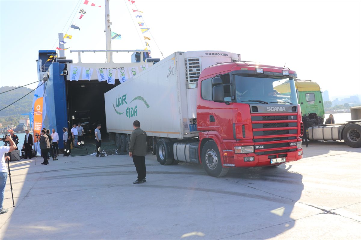 Ünye Limanı'ndan Rusya'ya Ro-Ro gemisiyle ilk sebze ve meyve ihracatı gerçekleştirildi