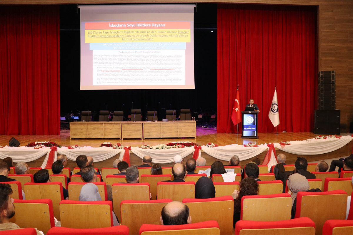 AK Parti Genel Başkanvekili Yıldırım, Erzincan'da Türk Denizciliği konulu konferansa katıldı: