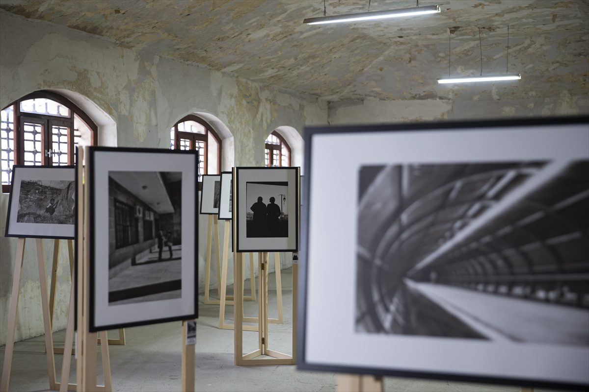 Ankara'nın siyah beyaz “Haller”i fotoğrafseverlerin ilgisine sunuldu