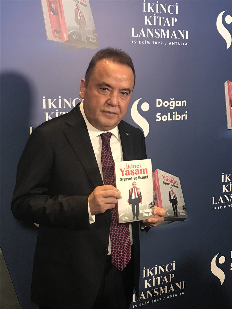 Antalya Büyükşehir Belediye Başkanı Böcek, “İkinci Yaşam / Siyaset ve İhanet” adlı kitabını tanıttı:
