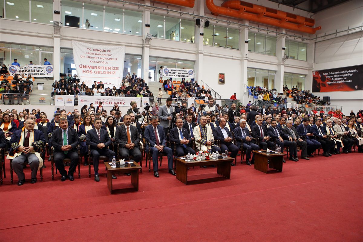 Bakan Kasapoğlu, Hitit Üniversitesinin akademik yıl açılışına katıldı: