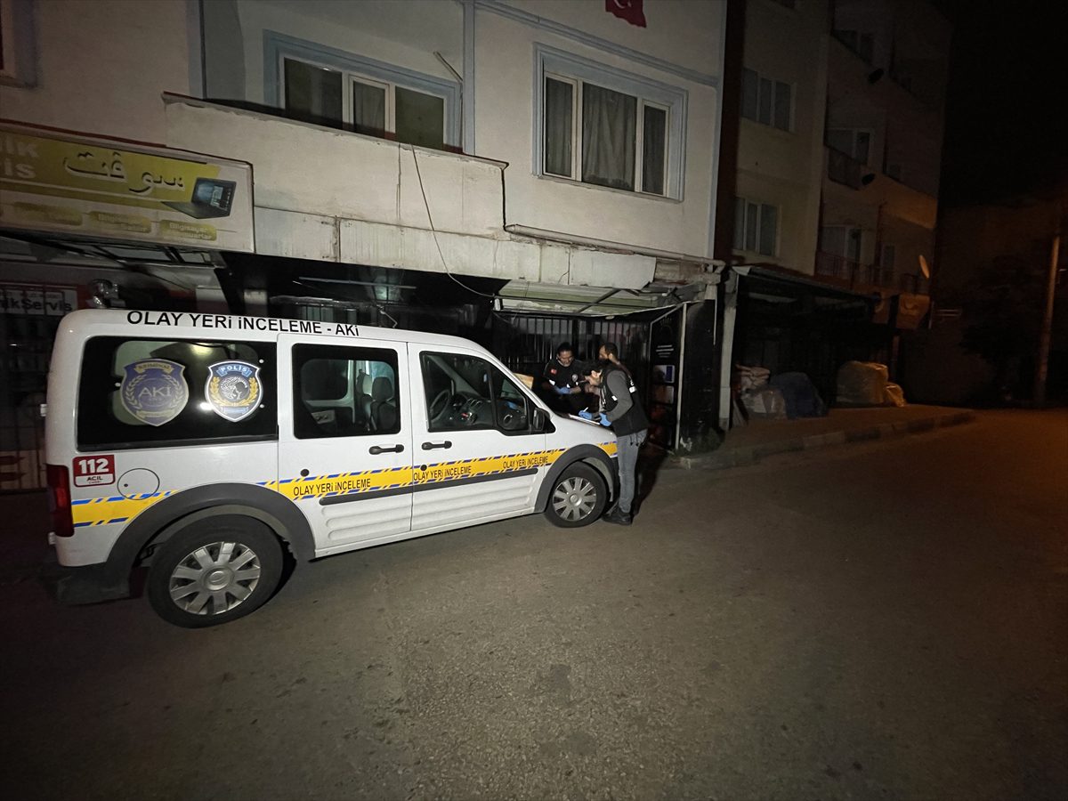 Bursa'da silahla vurulan 2 kişi yaralandı