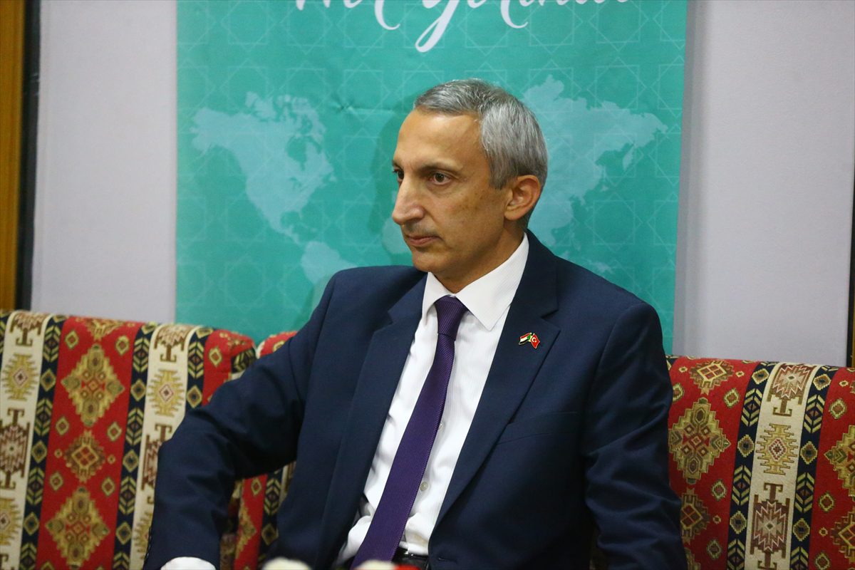 Büyükelçi Çobanoğlu, Sudan’daki Türk kurum ve STK temsilcileri ile bir araya geldi