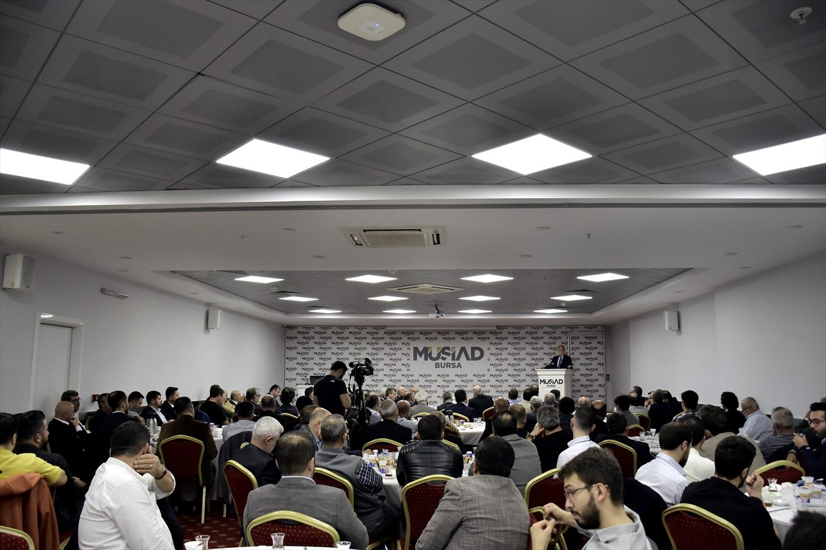 DEİK Başkanı Nail Olpak, Bursa'da konferansta konuştu: