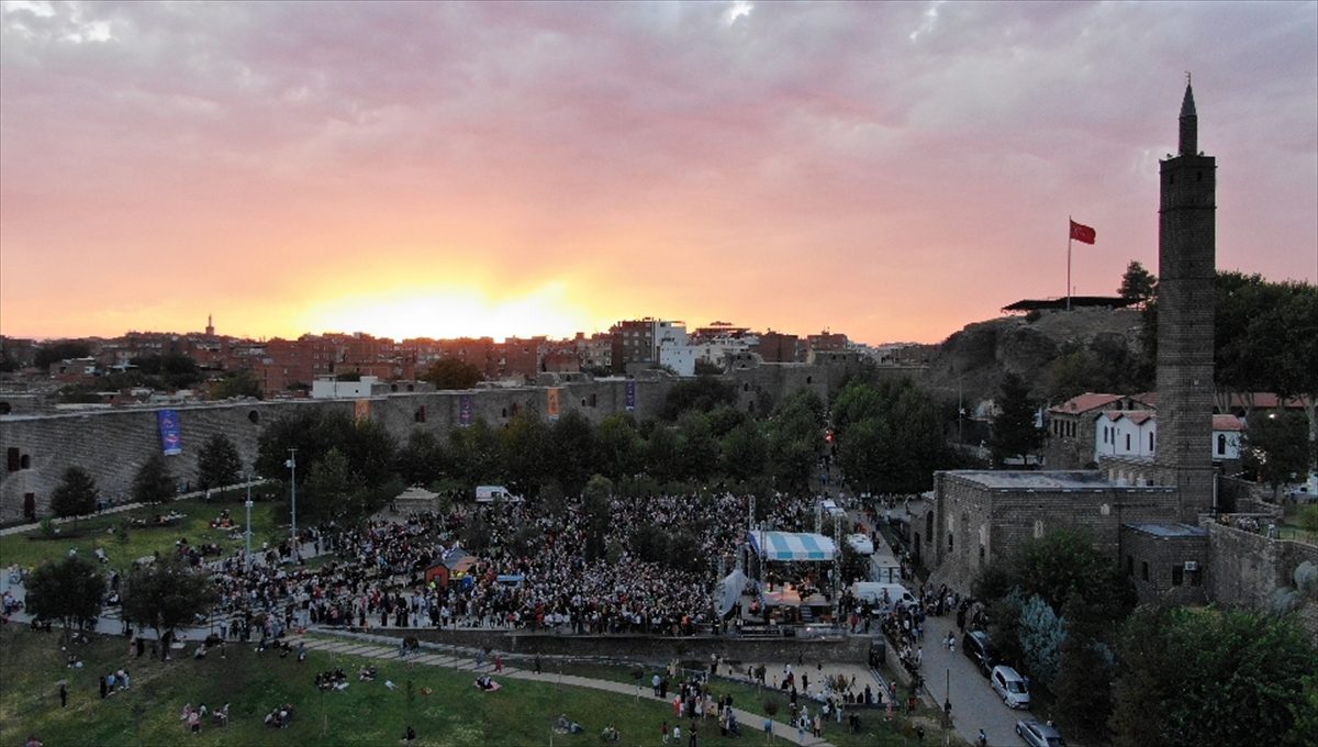 Diyarbakır'da “Sur Kültür Yolu Festivali” başladı