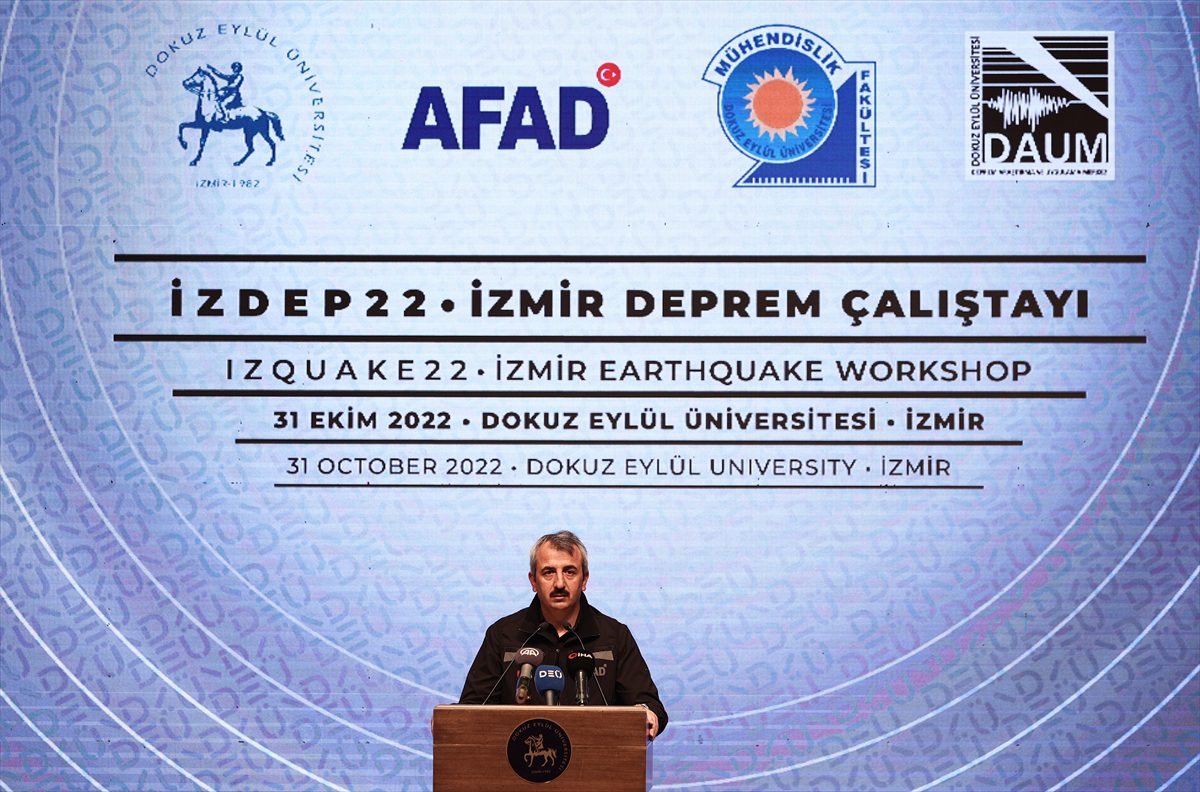 İzmir'de “deprem çalıştayı” düzenlendi