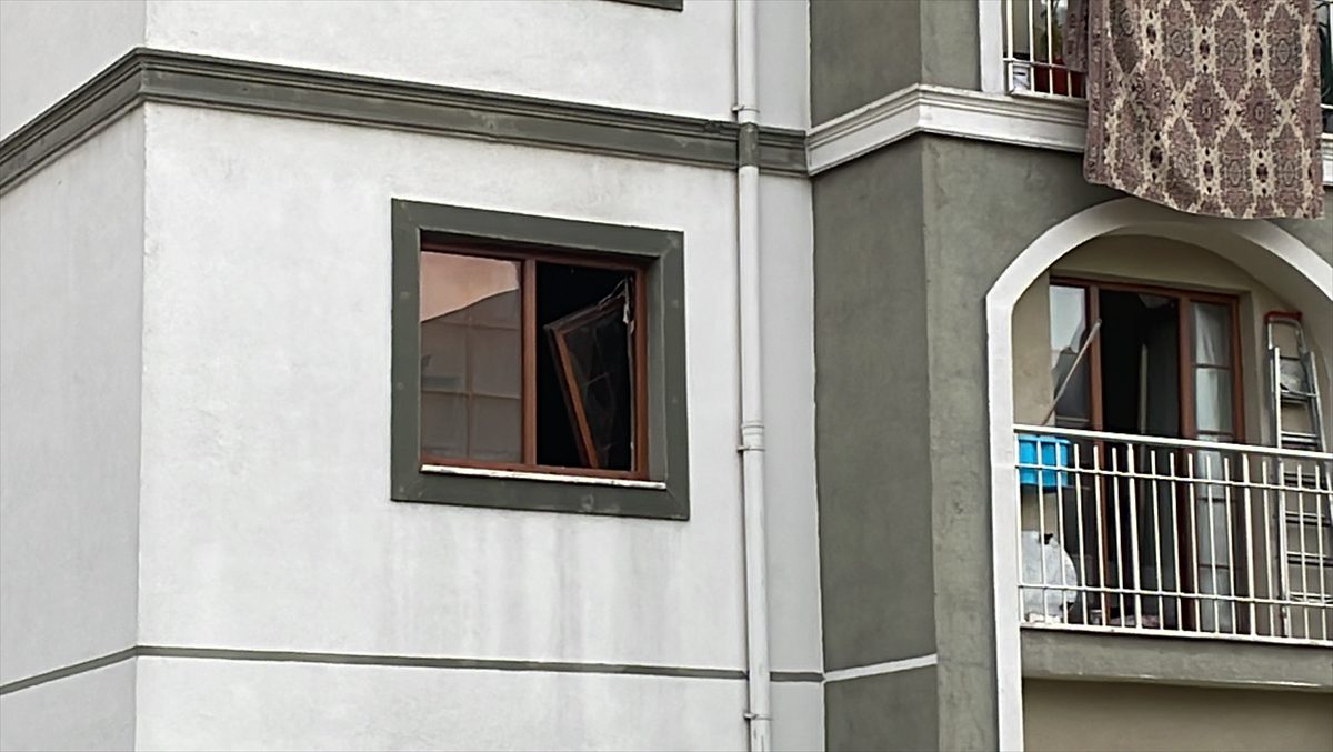 Karabük'te apartman dairesinde çıkan yangında bir kişi öldü