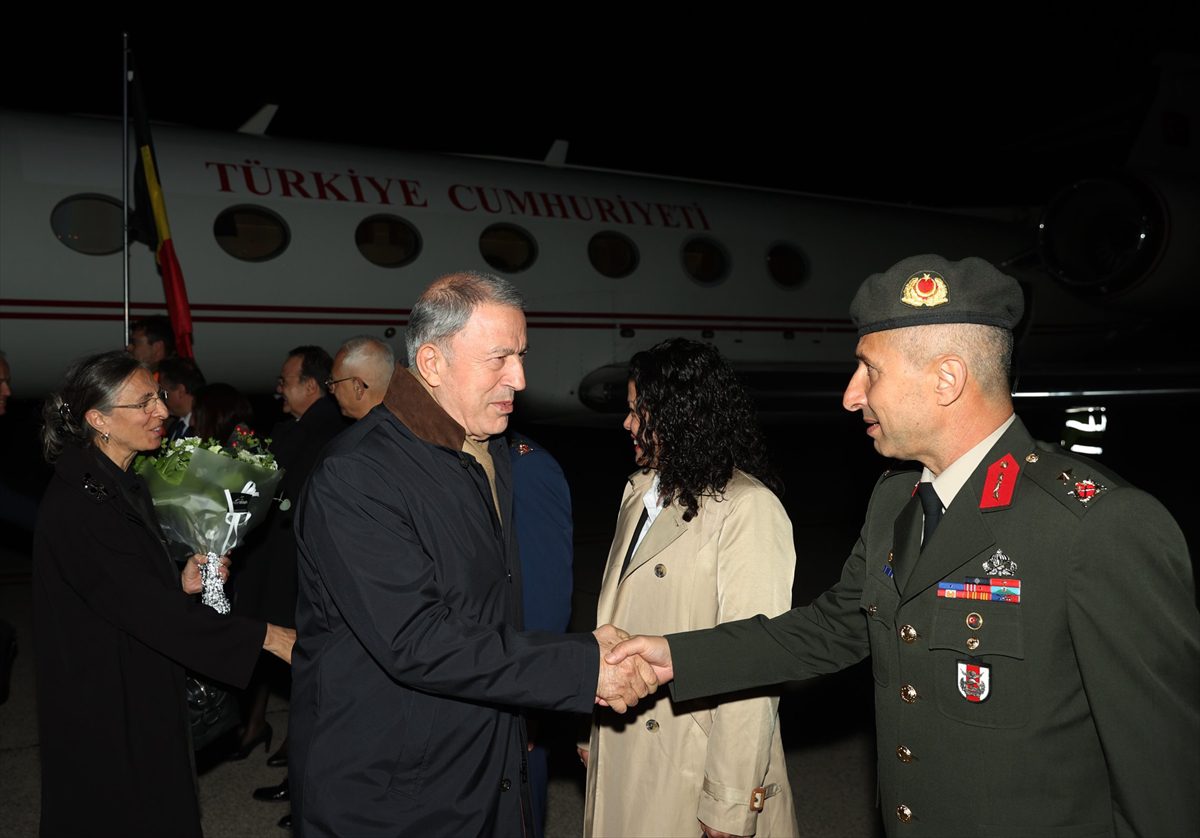 Milli Savunma Bakanı Akar Brüksel'e gitti