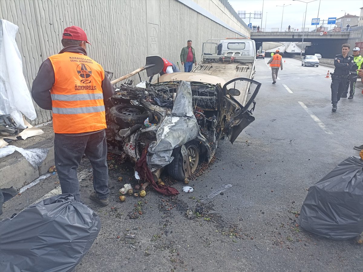 Samsun'da trafik kazasının ardından alev alan araçtaki karı koca öldü