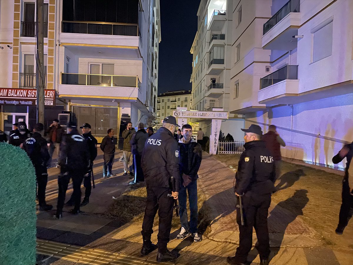 Aksaray'da kiracıyla ev sahibi arasında çıkan silahlı kavgada 3 kişi yaralandı