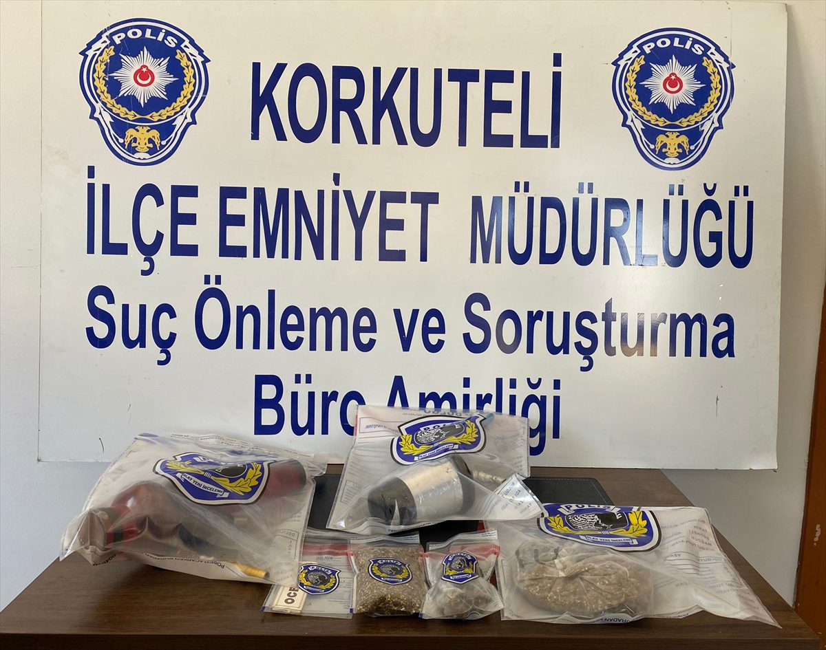 Antalya'da “dur” ihtarına uymayan araçta uyuşturucu ele geçirildi