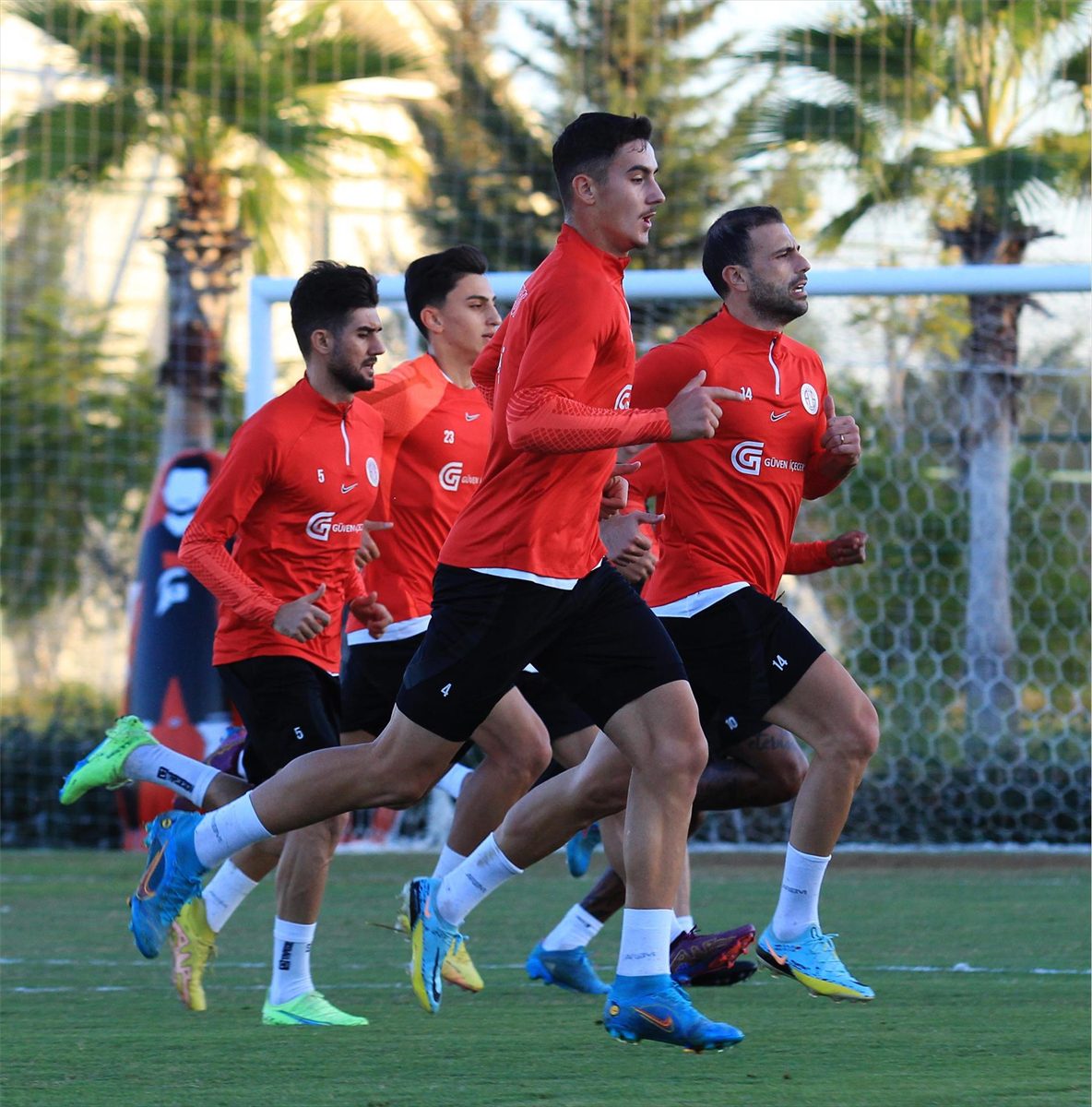 Antalyaspor, Fatih Karagümrük maçının hazırlıklarına başladı