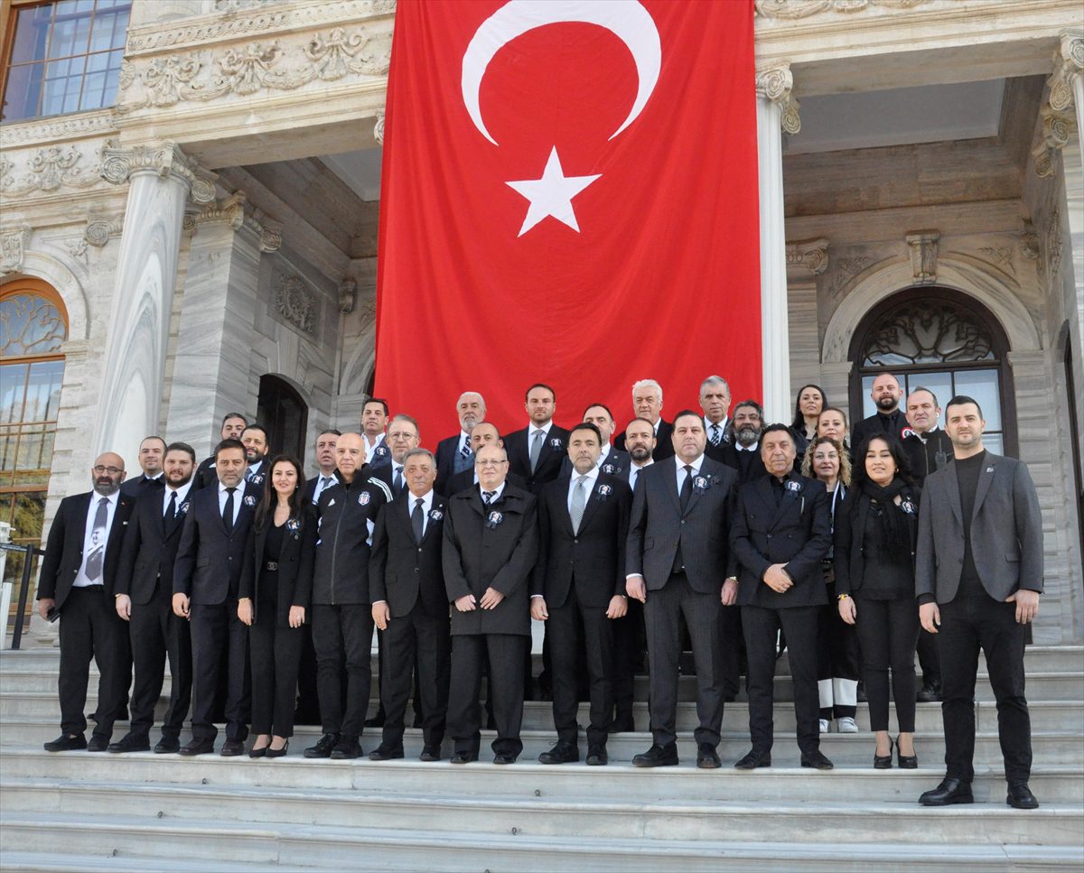 Beşiktaş Kulübü, Büyük Önder Atatürk'ü Dolmabahçe Sarayı'nda andı