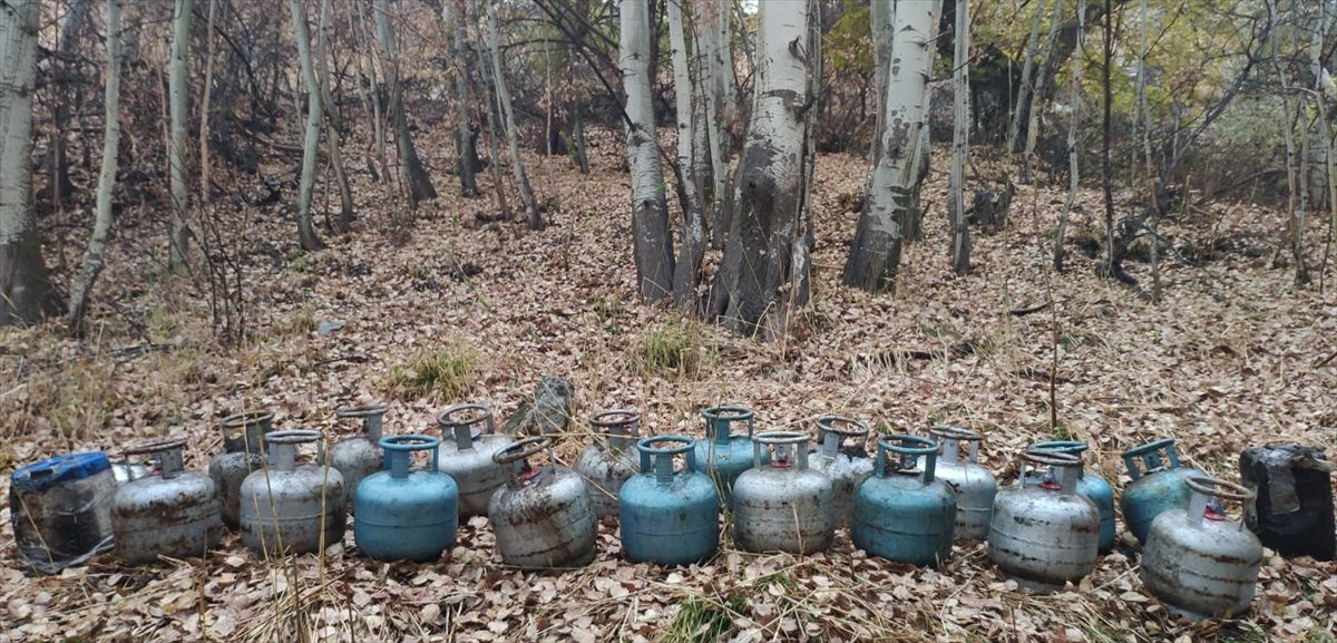 Hakkari'de toprağa gömülü mutfak tüpleri ele geçirildi