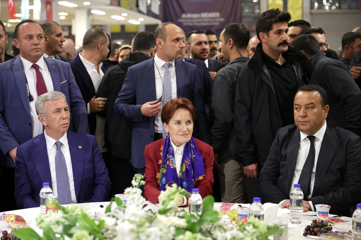 İYİ Parti Genel Başkanı Akşener “Ankara Esnaf Buluşması”na katıldı: