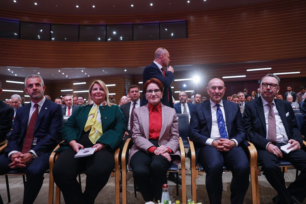 İYİ Parti Genel Başkanı Akşener, İzmir'de iş insanlarıyla bir araya geldi: