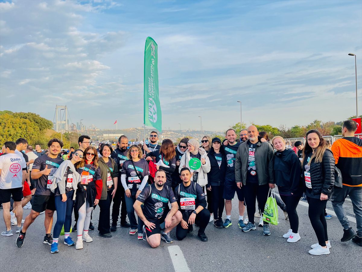 Kale Gönüllüleri, 44. İstanbul Maratonu'nda Serebral Palsili çocuklar için koştu