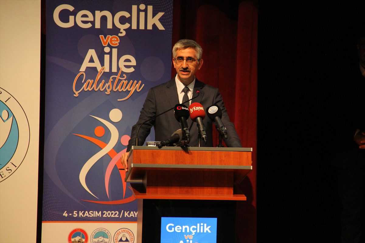 Kayseri'de “Gençlik ve Aile Çalıştayı” başladı