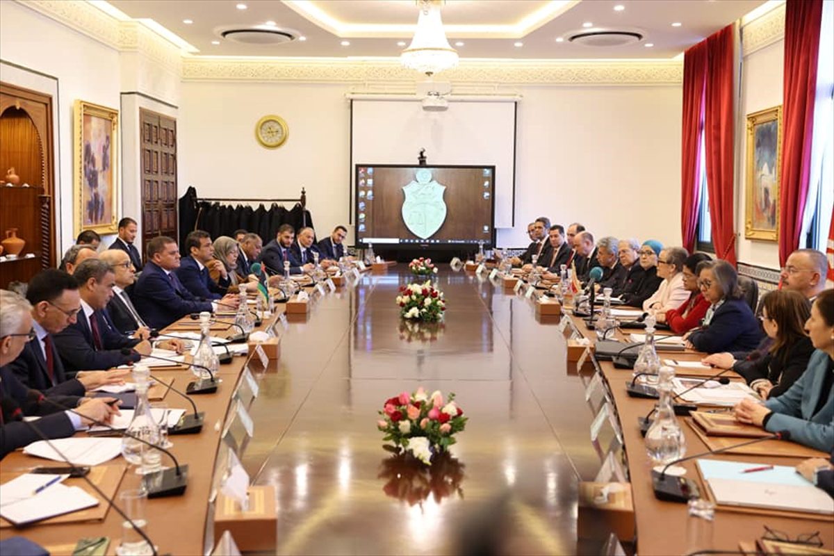 Tunus Başbakanı, Libya Ulusal Birlik Hükümeti Başbakanı ile iş birliğini güçlendirmeyi görüştü