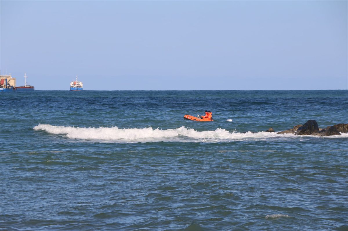 Sakarya'da denizde kaybolan kişiyi arama çalışmaları sürüyor