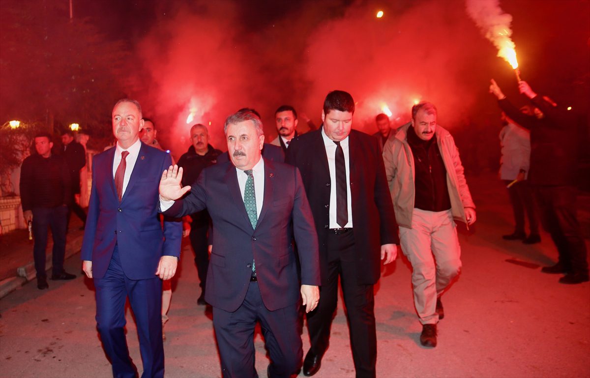 BBP Genel Başkanı Destici Eskişehir'de partililerle buluştu: