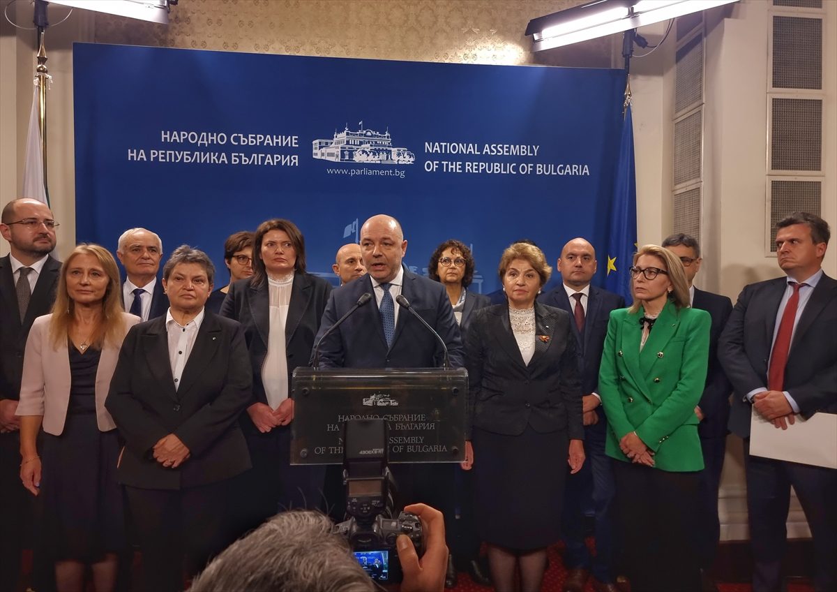 Bulgaristan’da Prof. Gabrovski’nin kabine taslağı parlamentoda güvenoyu alamadı