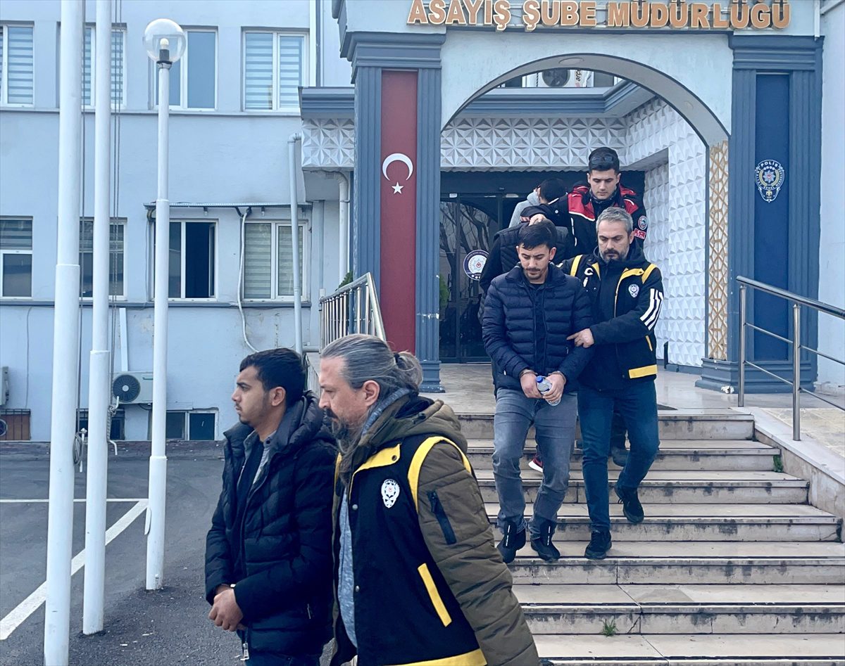 Bursa'da bir evde bıçaklanan gencin ölümüyle ilgili 4 zanlı yakalandı