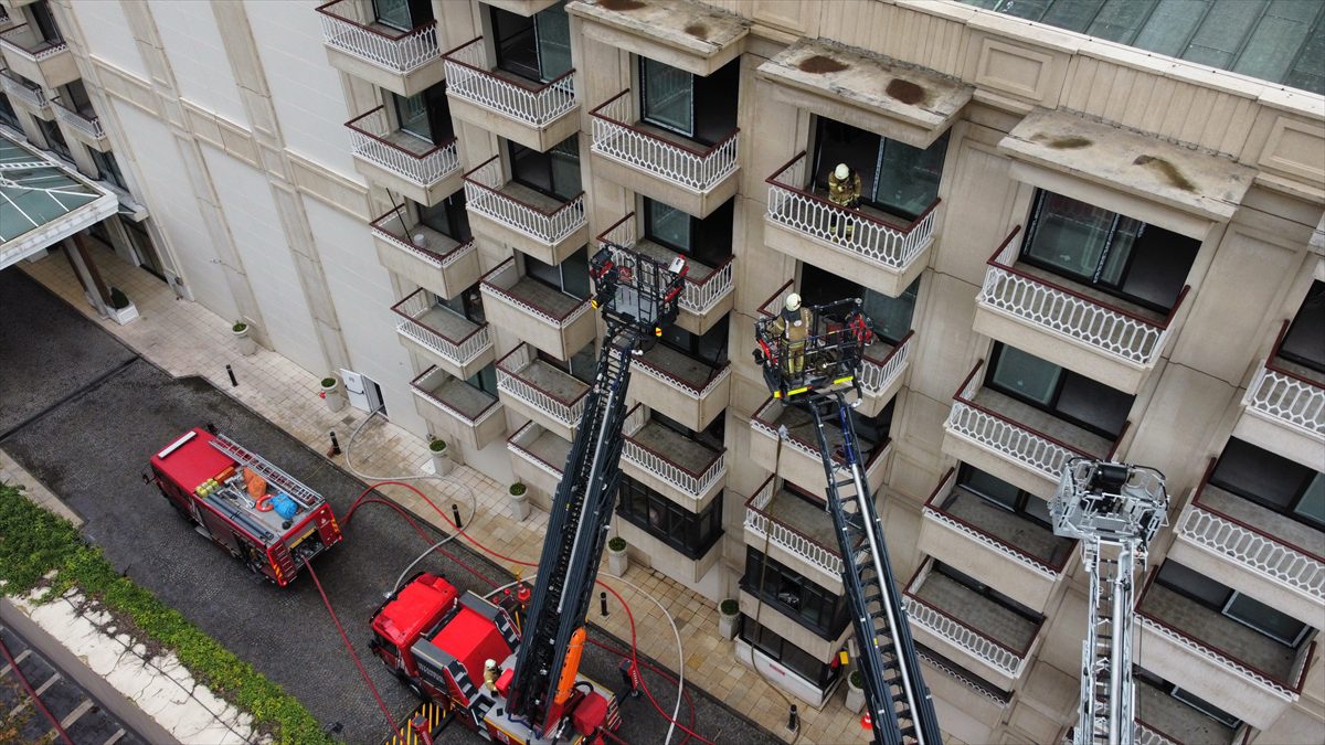 GÜNCELLEME 3 – Çırağan Sarayı'nın otel bölümünde çıkan yangın kontrol altına alındı