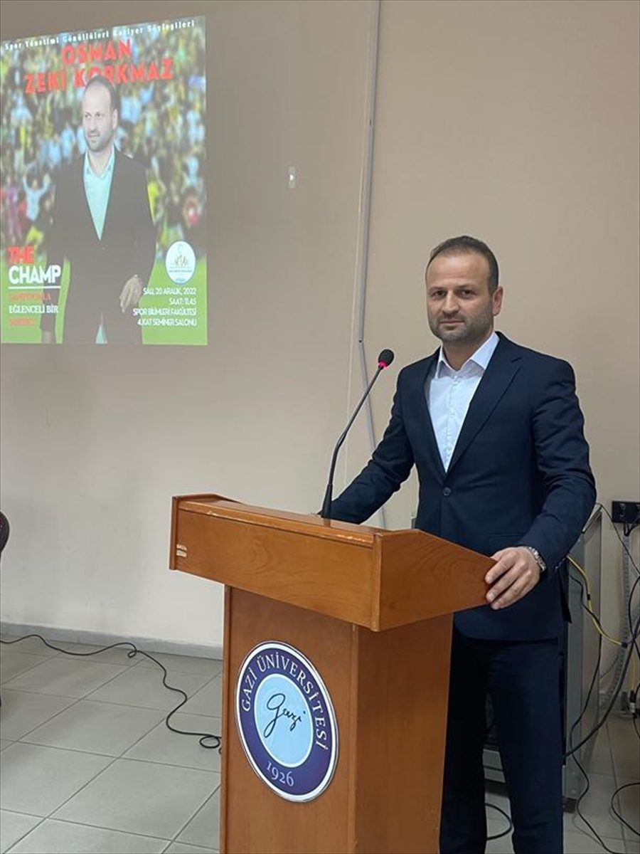 Eski İstanbulspor Teknik Direktörü Osman Zeki Korkmaz, Gazi Üniversitesi'nde öğrencilerle buluştu