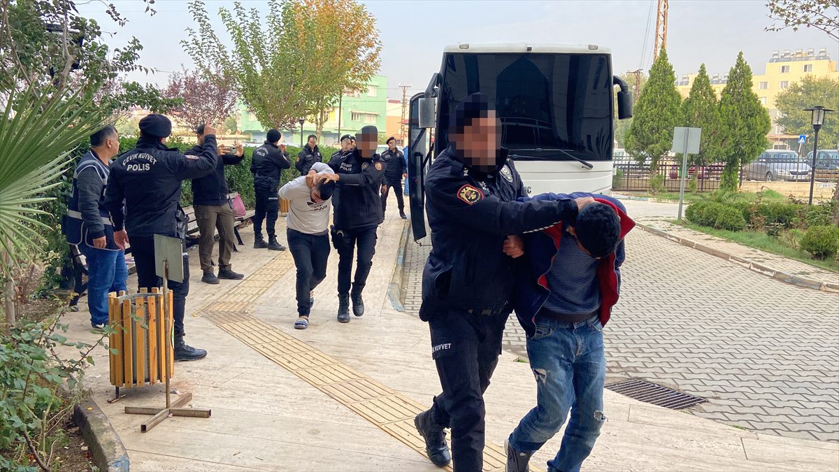 Hatay'daki “Kökünü Kurutma Operasyonu” kapsamında 97 şüpheli tutuklandı