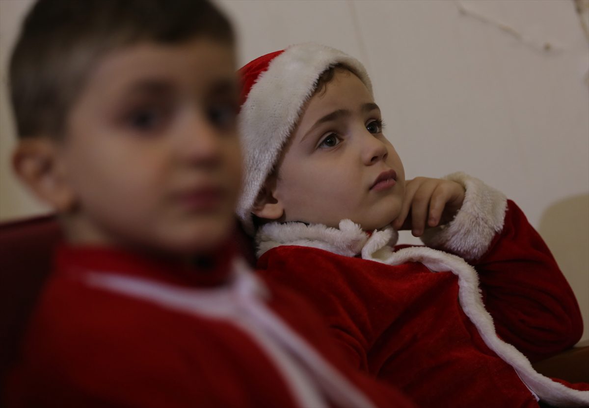 İsrail ablukası altındaki Gazze'de Latin Manastırı Kilisesi'nde Noel kutlamaları başladı