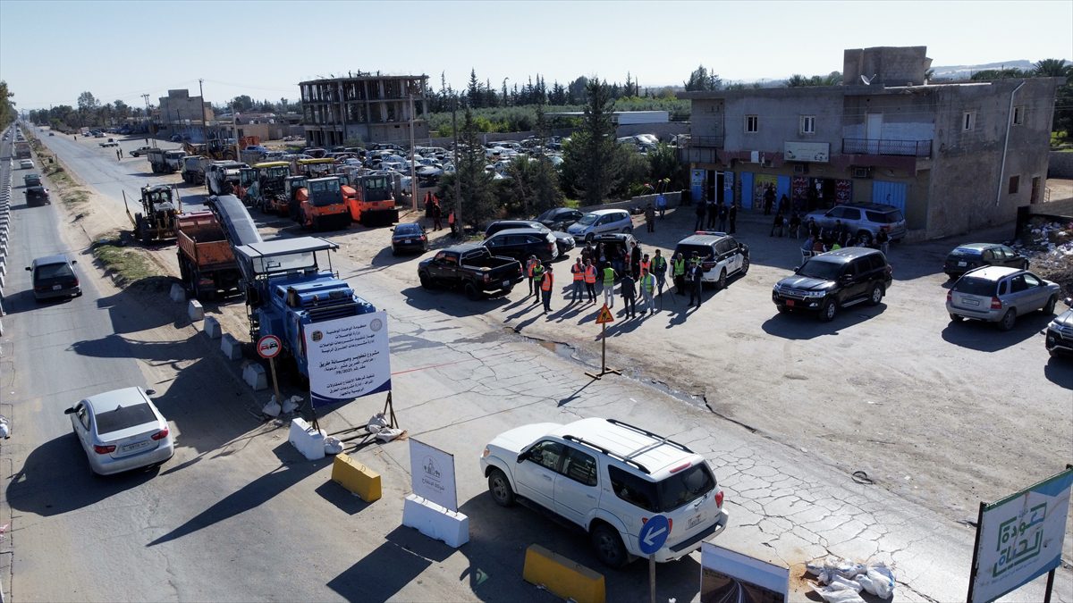 Libya’da yapımını Türk-Libya ortaklığının üstlendiği Trablus-Terhune yolu projesinde ilk kazma vuruldu